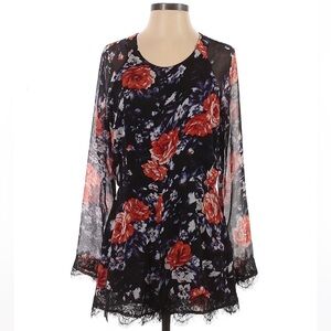 Love Sadie Floral Romper Size Medium